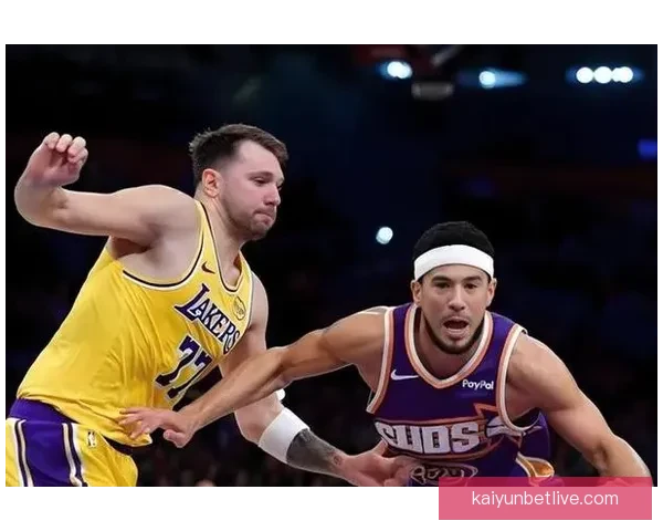 东契奇60分8连胜庆祝闭眼累瘫 湖人全队为他狂欢祝贺